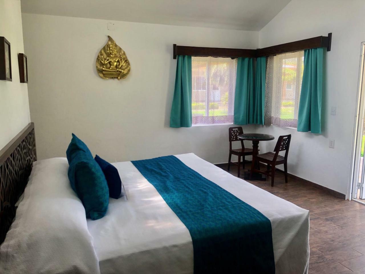 Ananta Hotel Casitas Extérieur photo